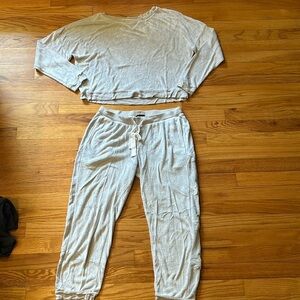 Room Service Women’s White Sweatsuit Size Small